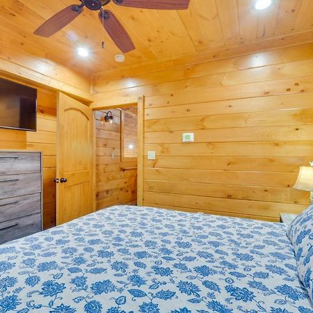 Gatlinburg Vacation Rental With Private Hot Tub! Exterior photo